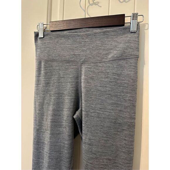 Nike One Women’s Dri-Fit 7/8 Colorblock Leggings Size Small BV4599-011 - Picture 3 of 8